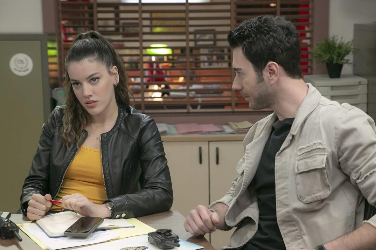 Arka Sokaklar CANLI izle! Kanal D Arka Sokaklar 624. yeni bölüm canlı izle! Arka Sokaklar yeni bölümde neler olacak? Kanal D canlı izleme linki!