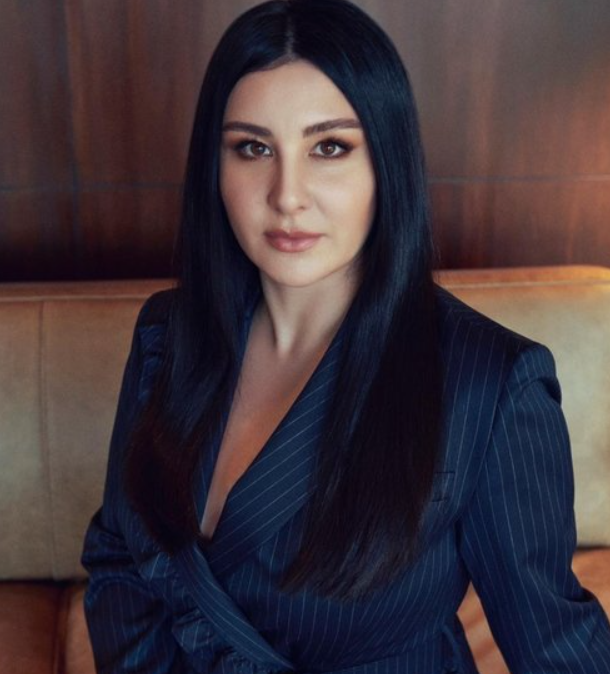 Yasemin Sakallıoğlu Kimdir?
