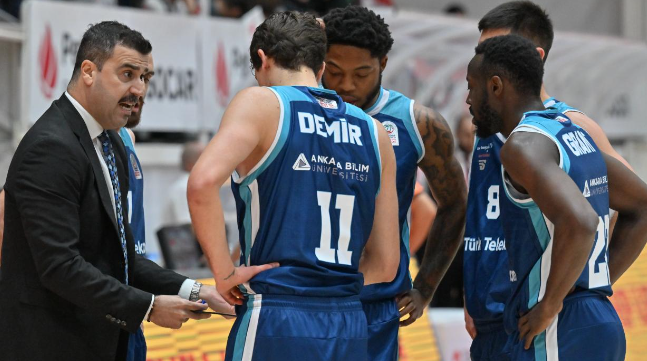 Final Maçı İçin Sahaya Çıkıyorlar