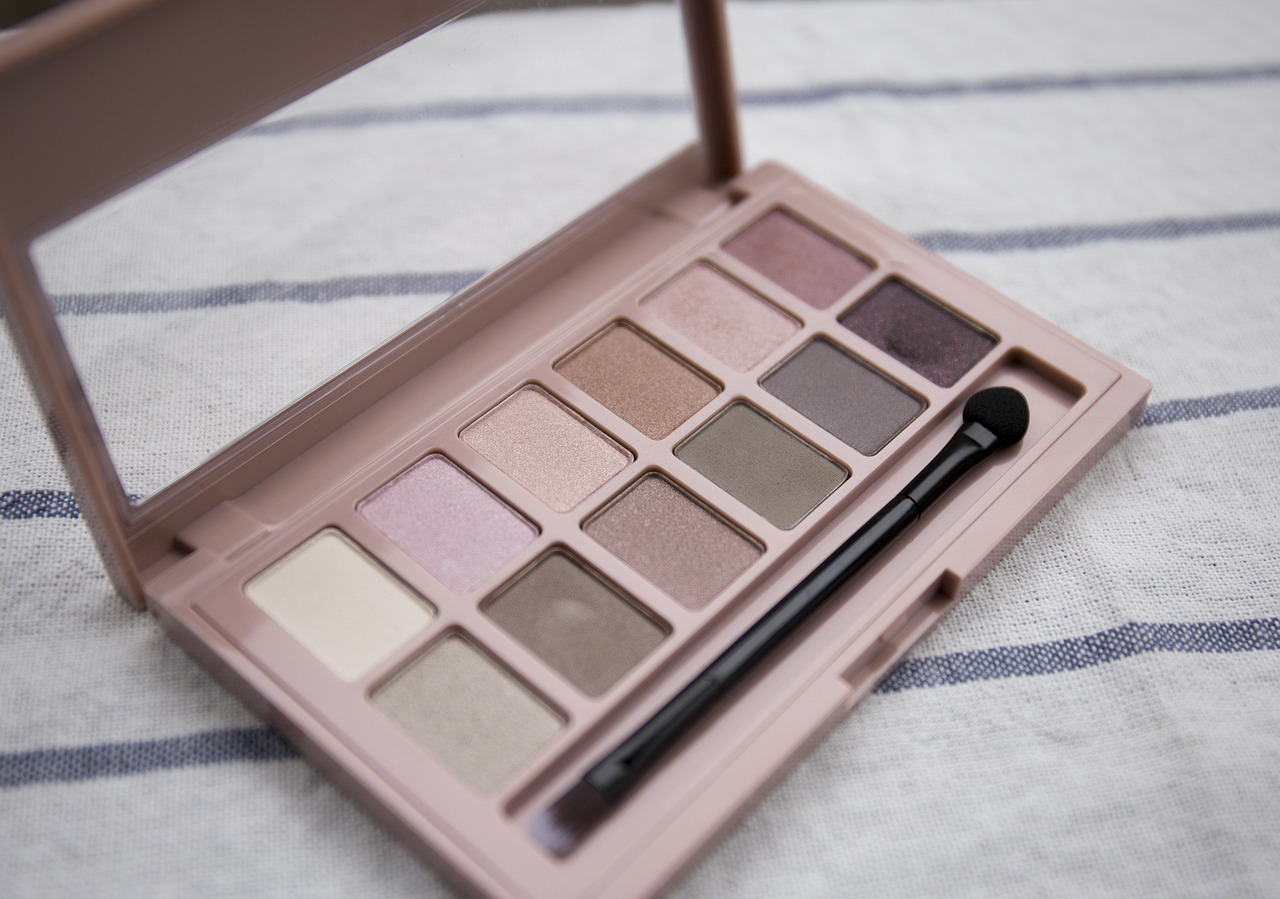 Maybelline vs Rimmel: Hangi Rimel Daha Uzun Süre Kalıcı?