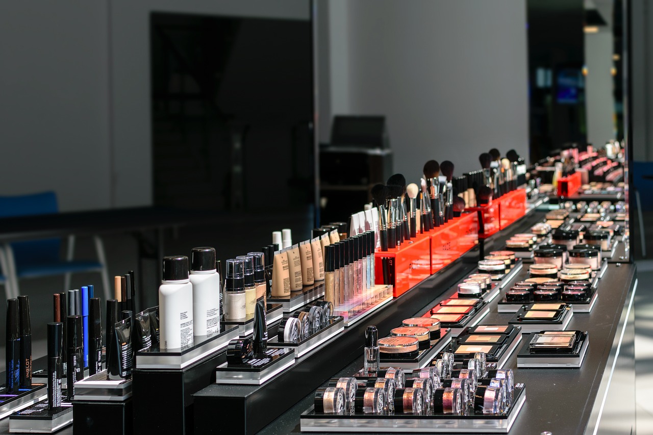 Covergirl vs Maybelline: Hangi Fondöten Daha İyi?