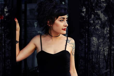 Melek Mosso Kimdir?