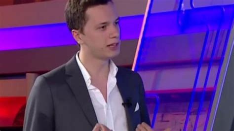 Emre Olur Kimdir?