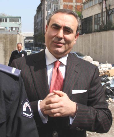 Erol Evcil Kimdir?
