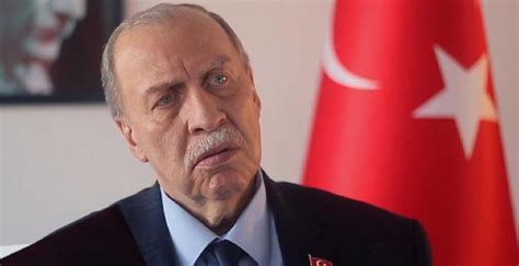 Yaşar Okuyan Kimdir?