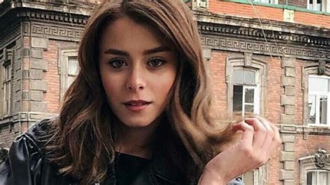 Masumiyet Ela Kimdir?