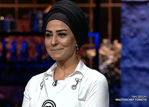 Esra Tokelli Kimdir?