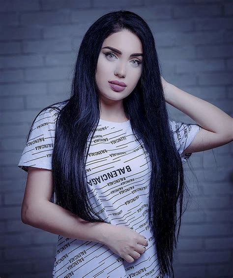 Naz Dej Kimdir?