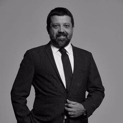 Melik Yiğitel Kimdir?