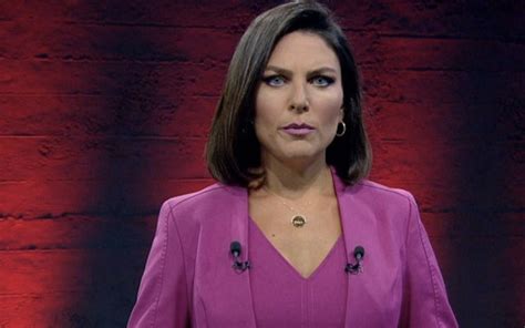 Ece Üner Kimdir?