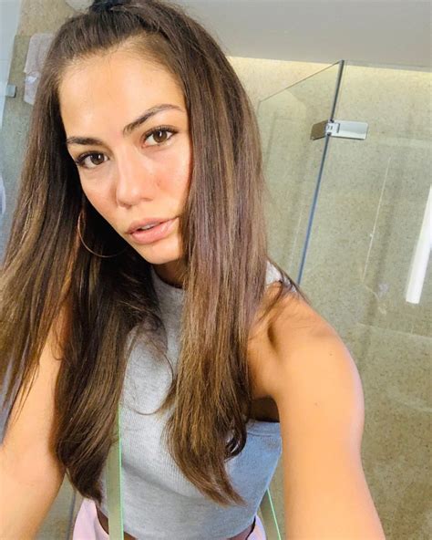 Demet Özdemir Kimdir?