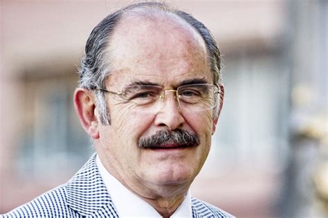 Yılmaz Büyükerşen Kimdir?