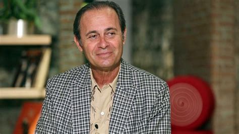 Ayhan Sicimoğlu Kimdir?