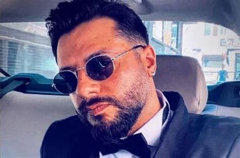 Tiyatro Tolga Güleryüz Kimdir?