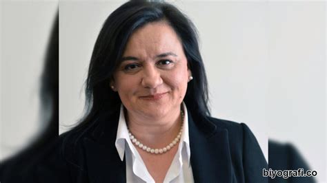 Çiğdem Toker Kimdir?