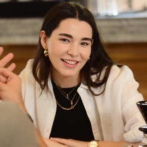 Aldatmak Oylum Kimdir?