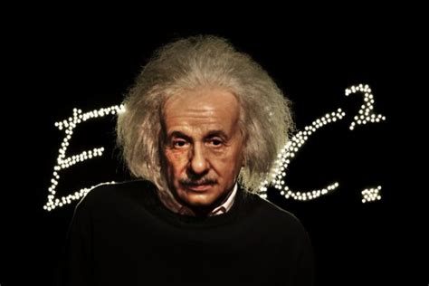 Albert Einstein Kimdir?