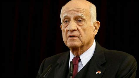 İnan Kıraç Kimdir?