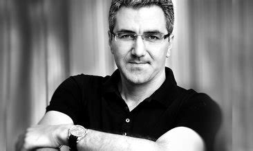 Mümin Sekman Kimdir?