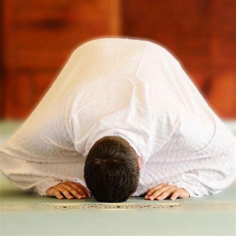 Namaz Rüyası: Rüyada Namaz Kıldığını Görmek