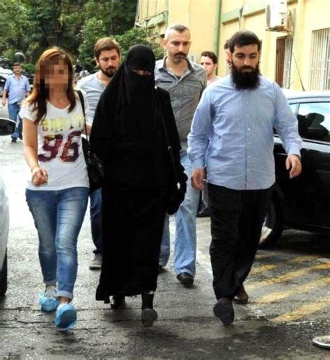 Halis Bayancuk Kimdir?